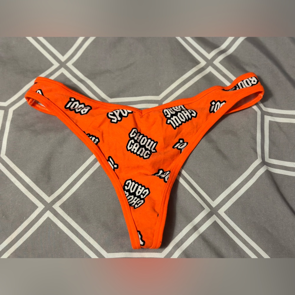 PINK Victoria's Secret Halloween Graphic thong panty
